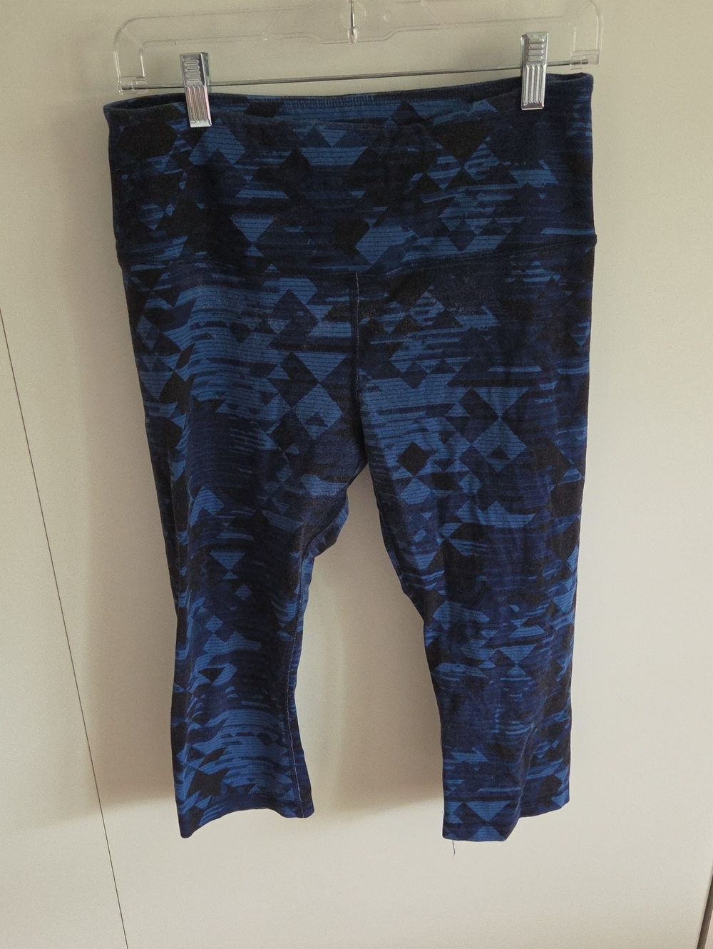 Blue Geometric Capri Leggings